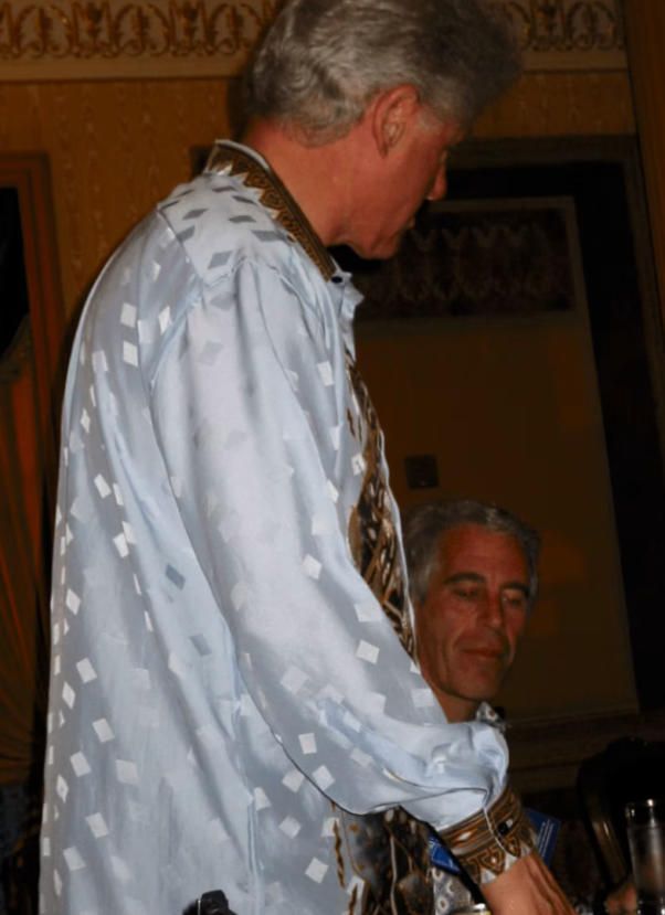 希拉里公开回应爱泼斯坦案 呼吁进行公开听证会