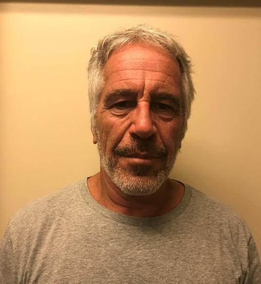 斯塔默大骂英国前驻美大使＂背叛国家＂:我后悔任命他